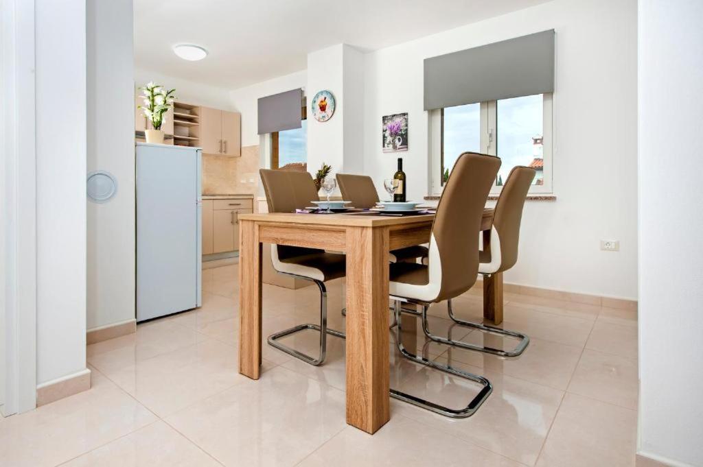 Aria Room And Apartmant Fuga Rovigno Esterno foto