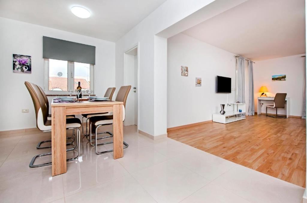 Aria Room And Apartmant Fuga Rovigno Esterno foto